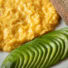 Ración de huevos con palta