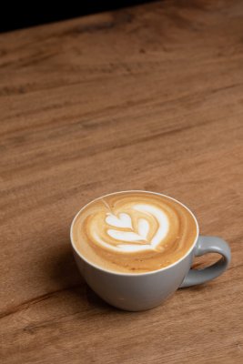 FLAT WHITE