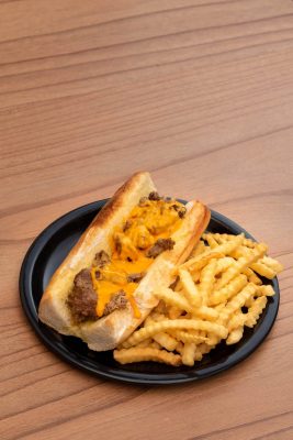 PHILLY CHEESESTEAK CON PAPAS FRITAS