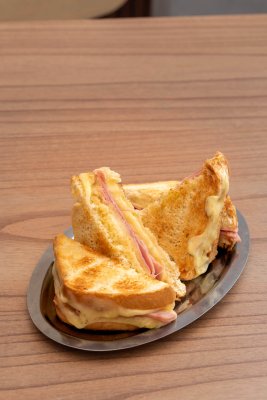 TOSTADO JAMÓN Y QUESO